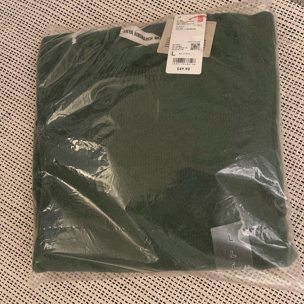 Anya Hindmarch x Uniqlo Premium Lambswool Long Sleeve Crew Neck Sweater
